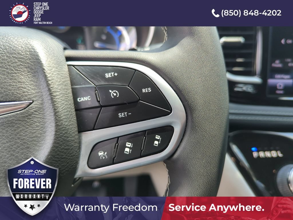 Used 2022 Chrysler Pacifica Touring-L FWD image 22