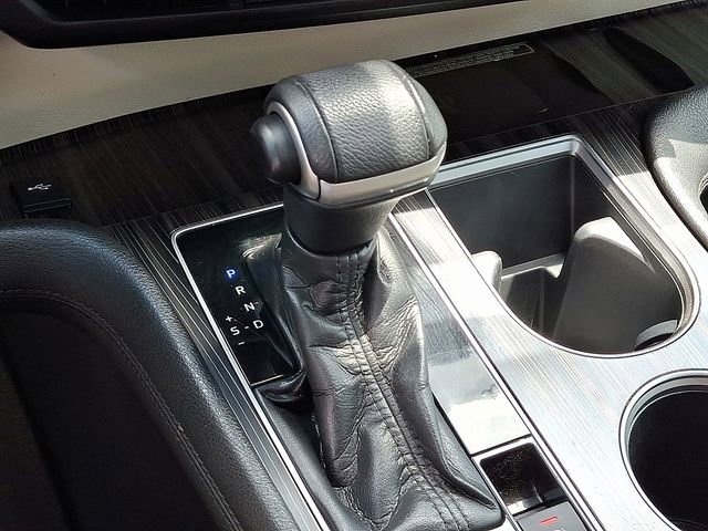 Used 2021 Toyota Sienna Limited image 21