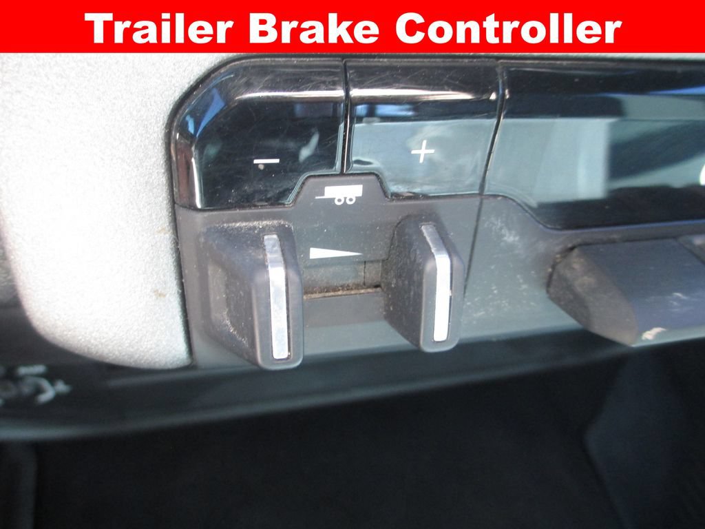 Used 2024 RAM 3500 Tradesman w/ Chrome Appearance Group AWD/4WD image 17