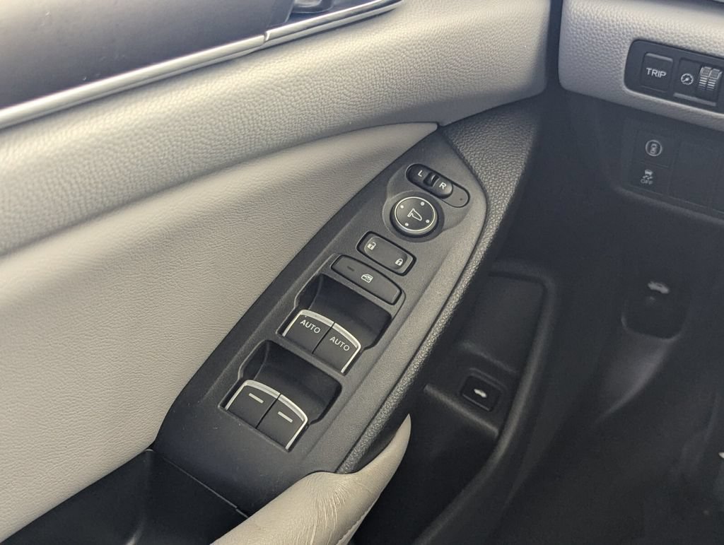 Used 2018 Honda Accord LX image 15