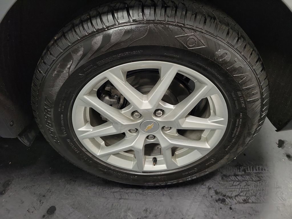 Used 2023 Chevrolet Equinox LT image 10