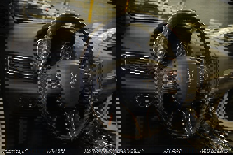 Used 2021 Maserati Levante image 11