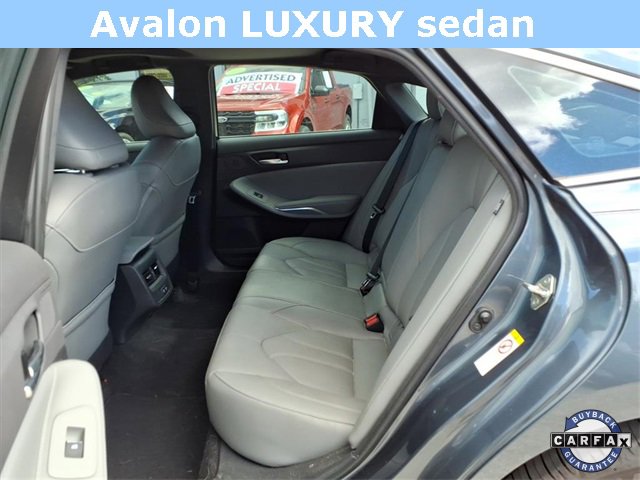 Used 2019 Toyota Avalon XLE image 17