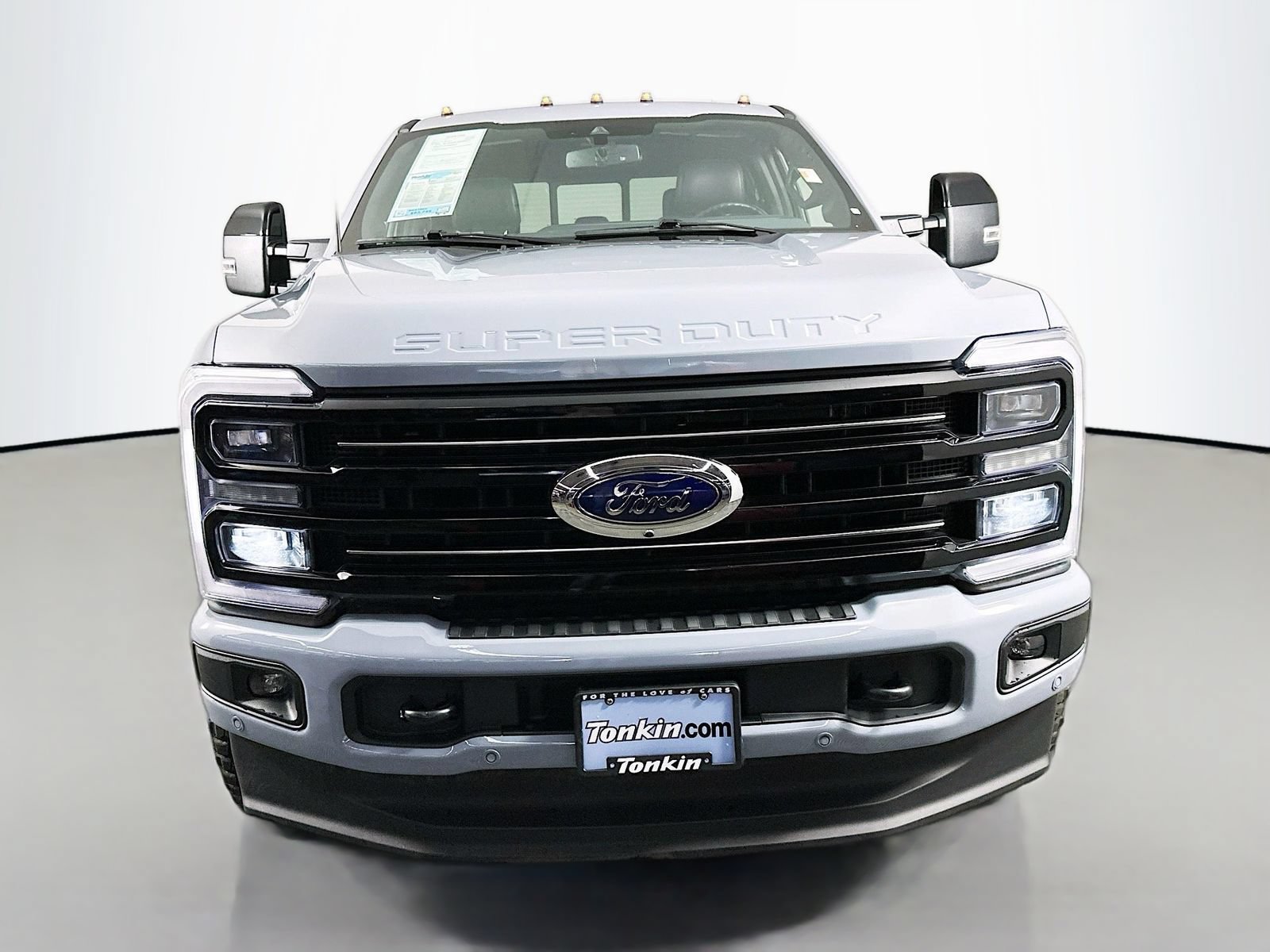 Used 2025 Ford F350 Platinum AWD/4WD image 2