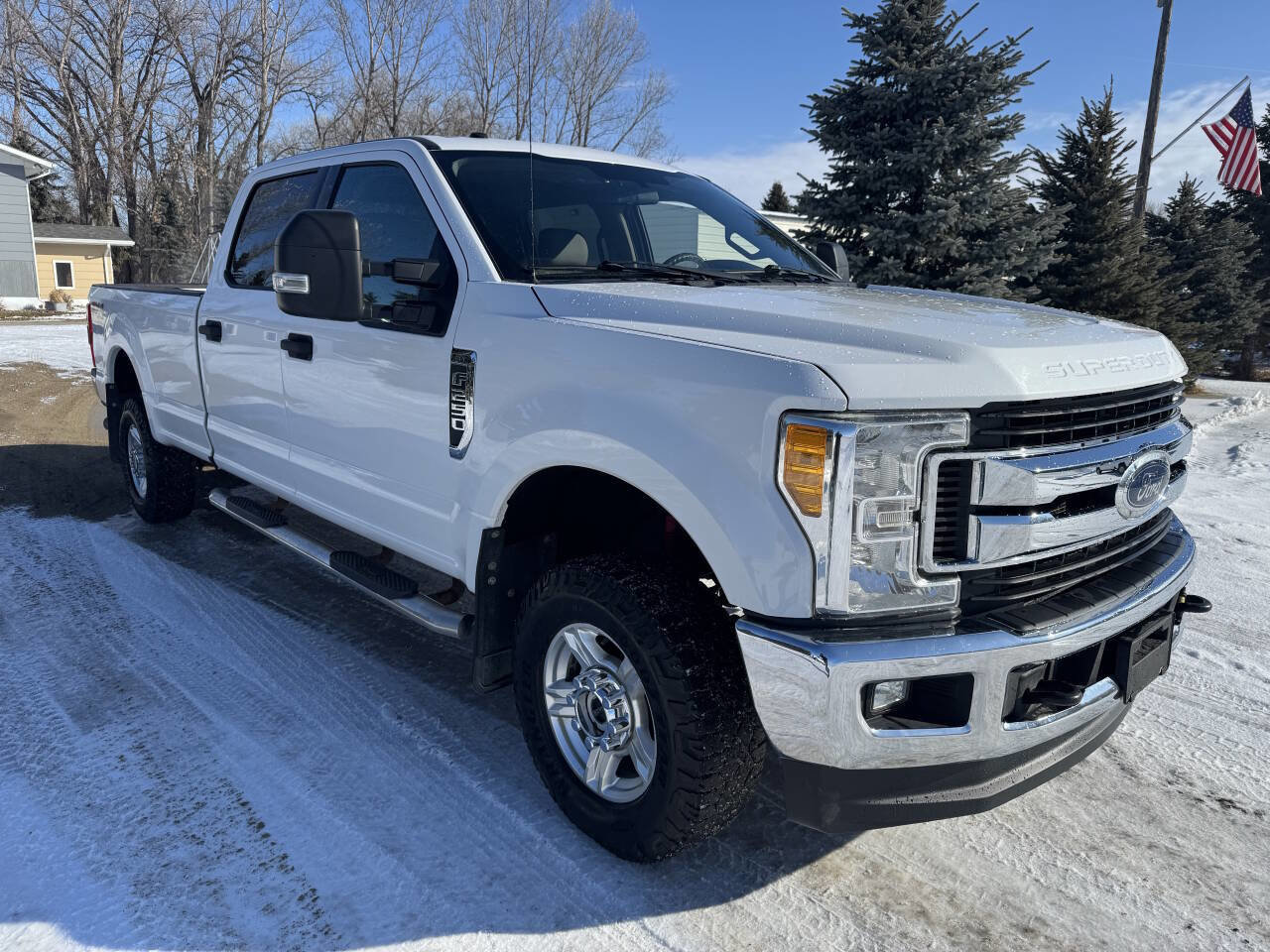 Used 2017 Ford F250 XLT w/ FX4 Off-Road Package image 2