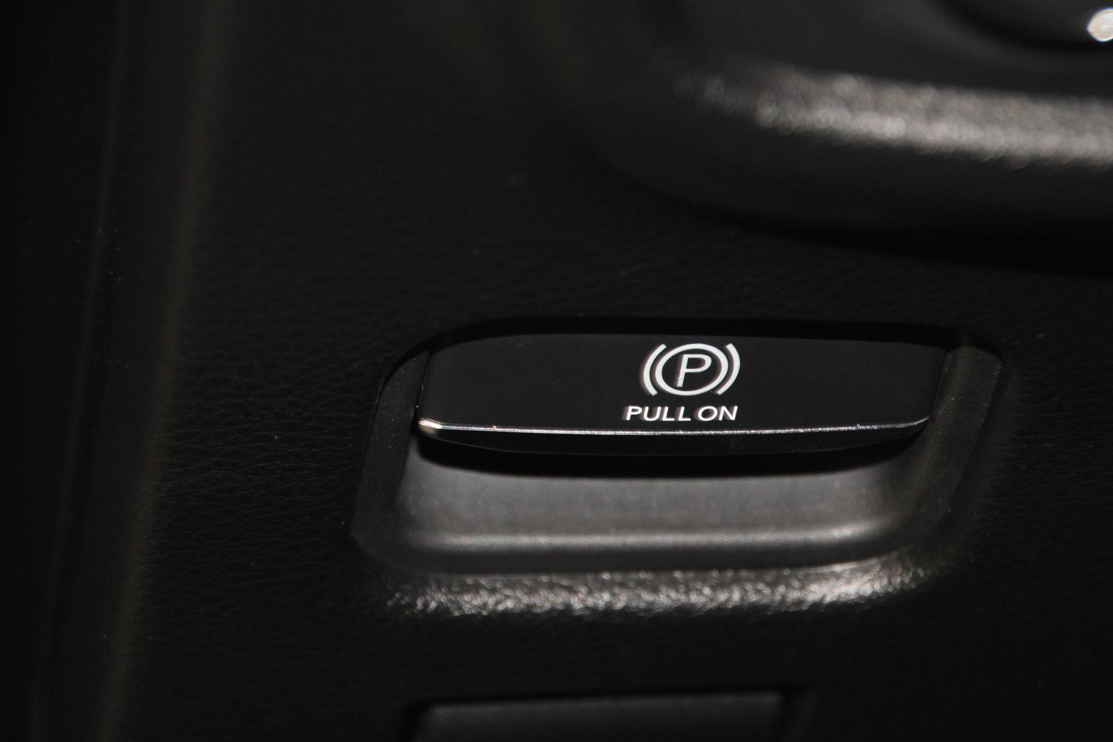 Used 2024 Jeep Grand Cherokee L Laredo image 14