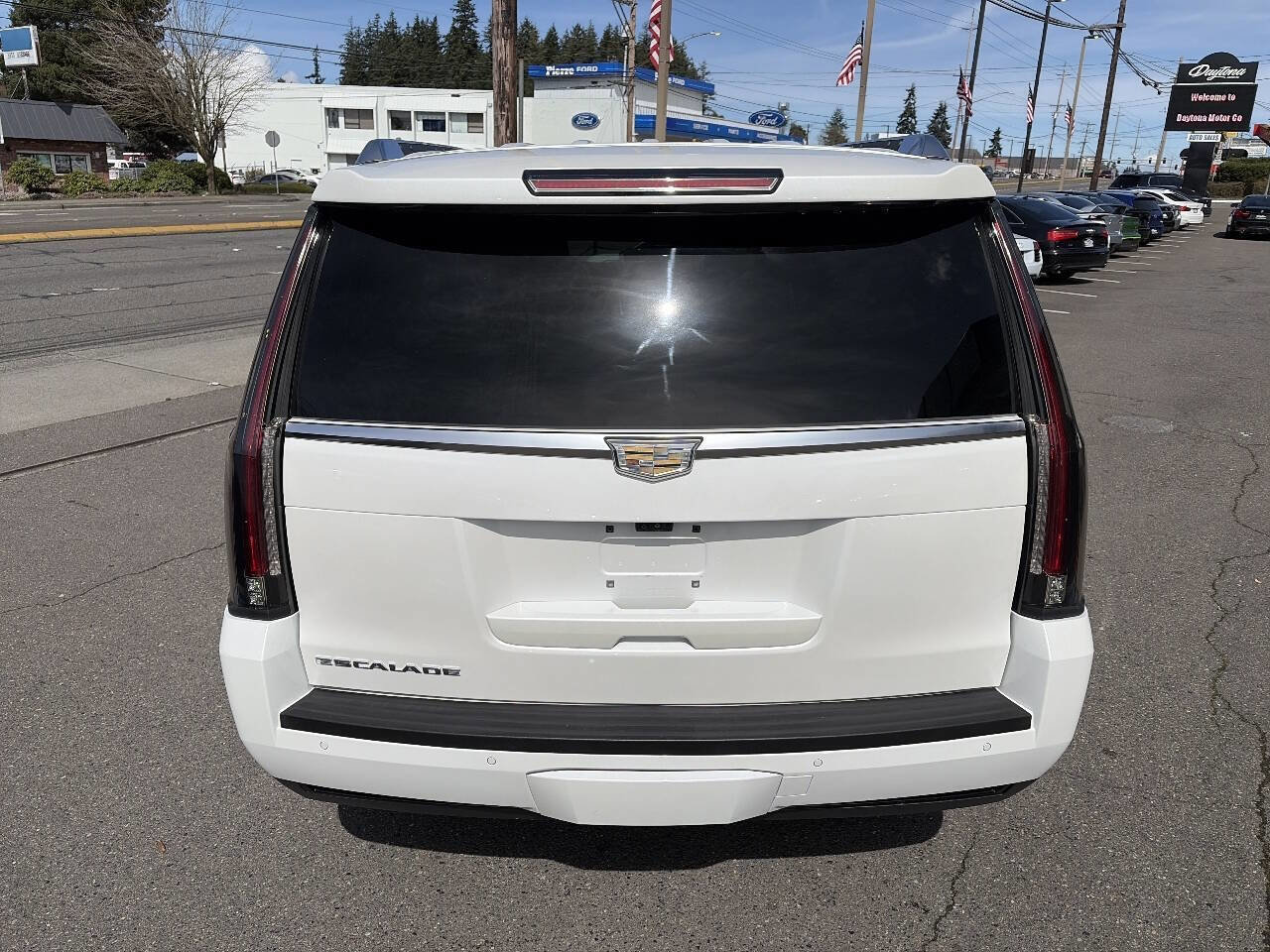 Used 2018 Cadillac Escalade Luxury AWD/4WD image 5