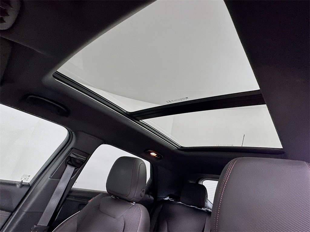 Used 2021 Chevrolet TrailBlazer RS w/ Sun and Liftgate Package image 11