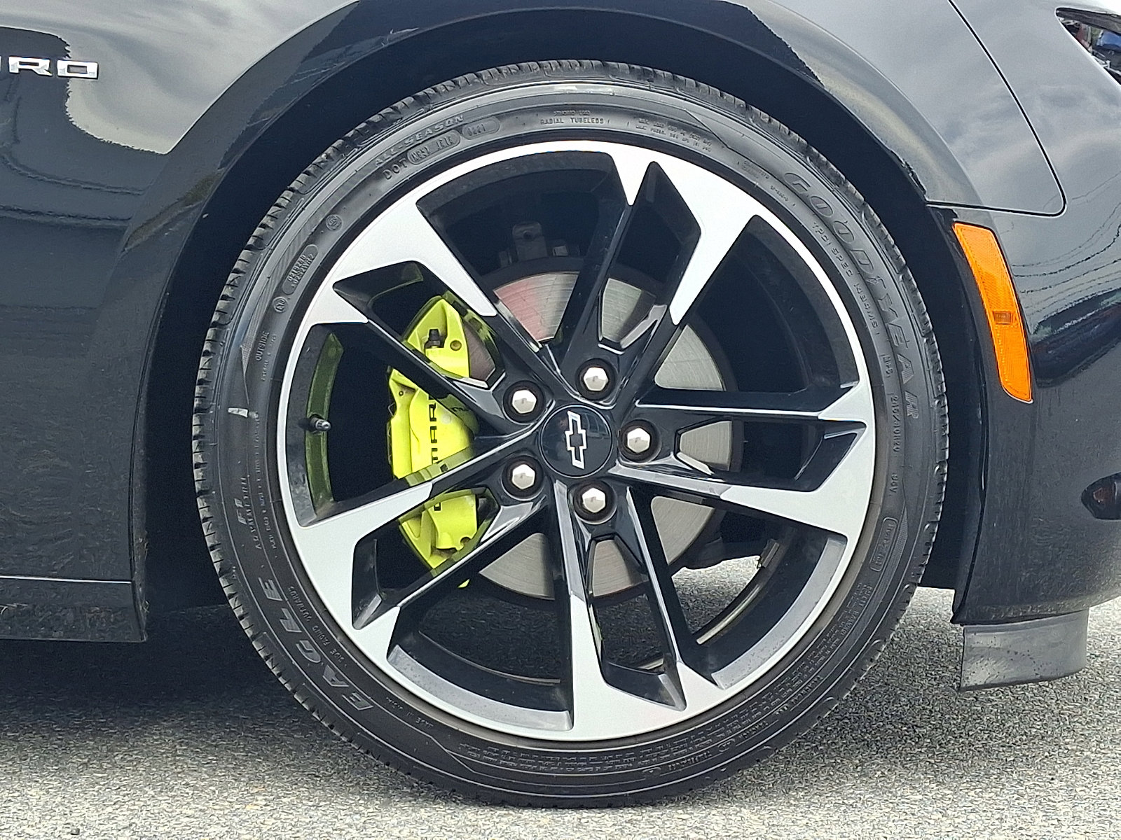 Used 2021 Chevrolet Camaro LT RWD image 8