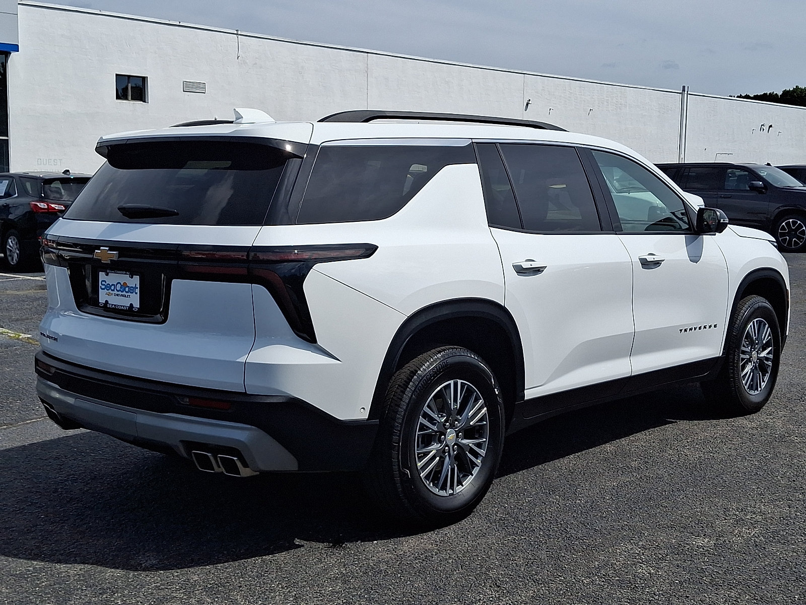 Used 2025 Chevrolet Traverse LT w/ Enhanced Driving Package FWD image 7