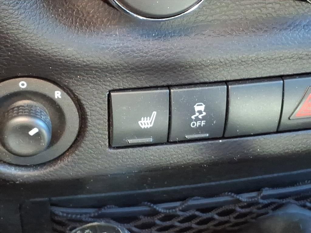 Used 2016 Jeep Wrangler Unlimited Sahara image 23