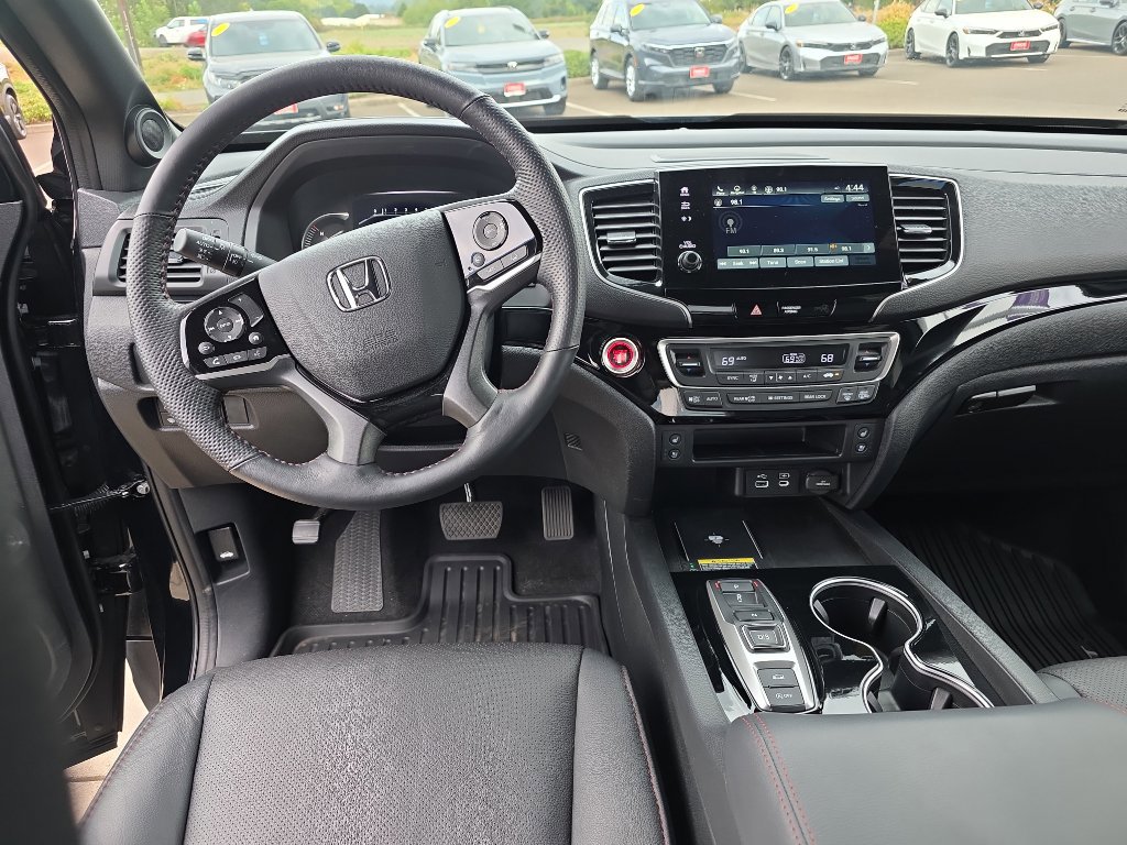 Used 2024 Honda Passport Black Edition image 18