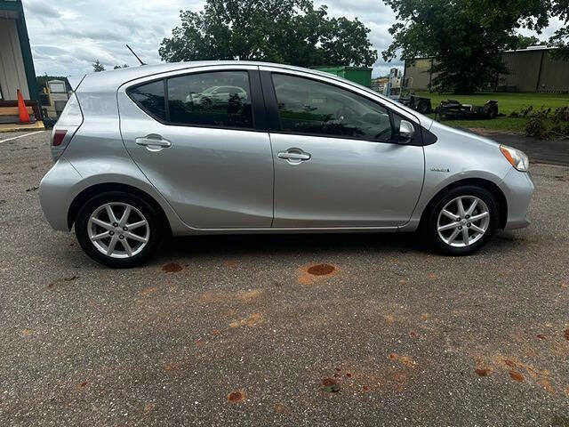 Used 2013 Toyota Prius C Three FWD image 6