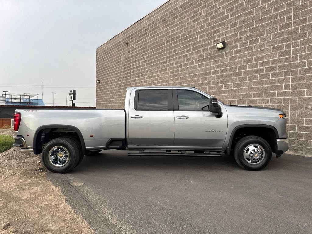New 2026 Chevrolet Silverado 3500 LT w/ Leather Package AWD/4WD image 5