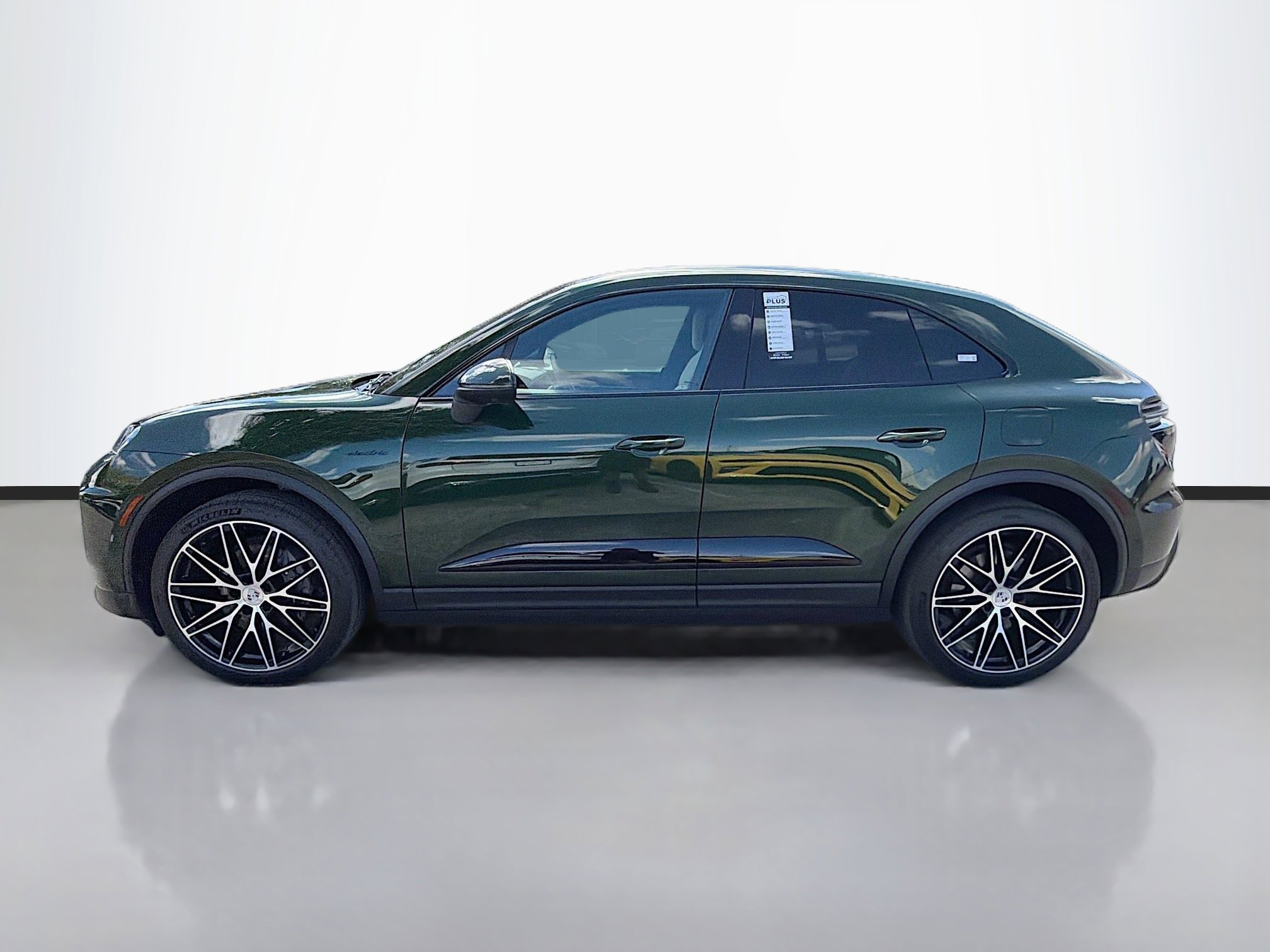 Used 2024 Porsche Macan 4 Electric image 6
