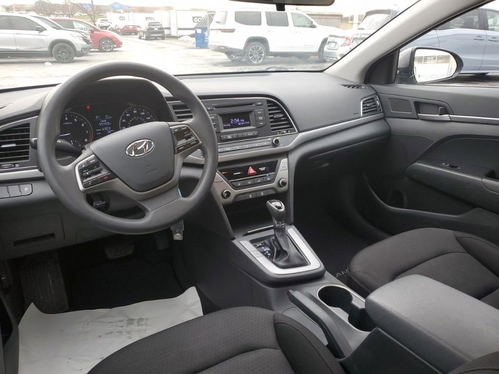 Used 2018 Hyundai Elantra SE image 25