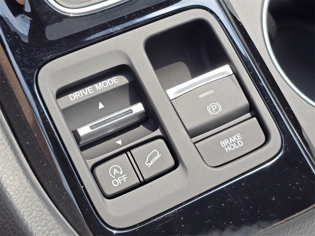 New 2025 Honda Pilot Touring image 10