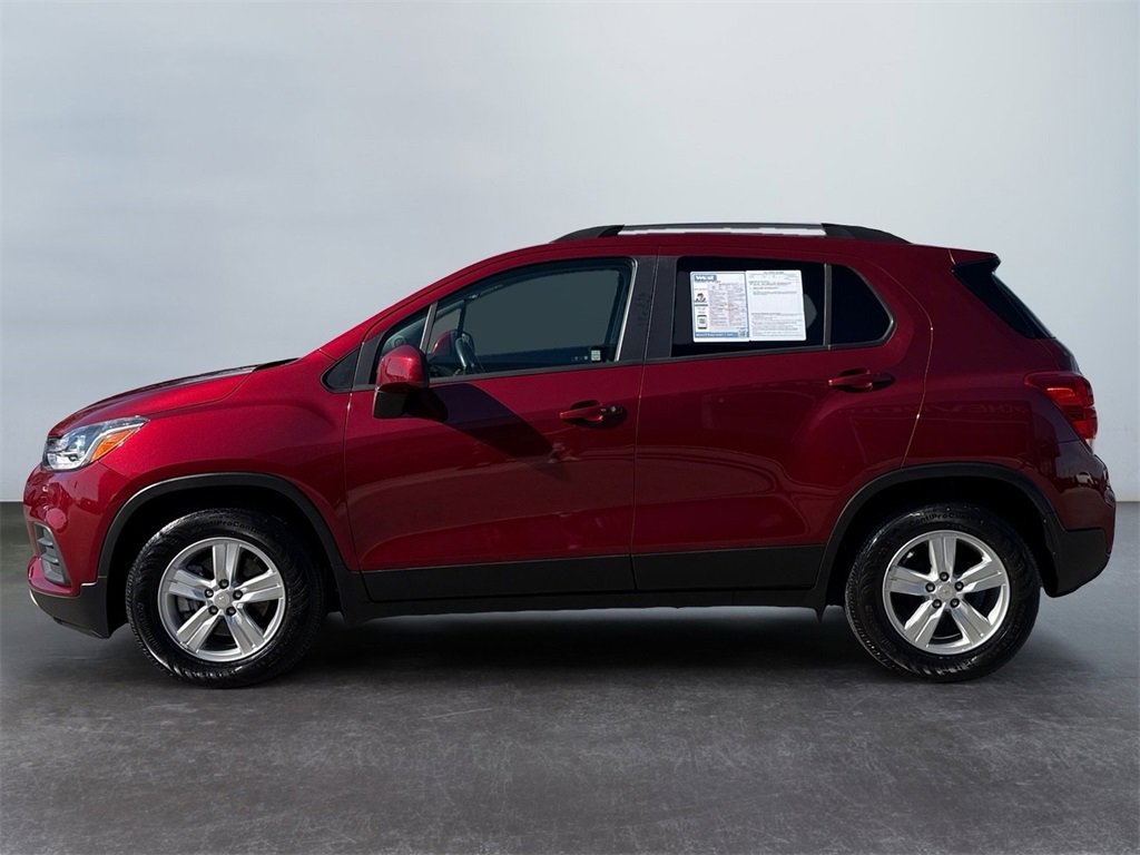 Used 2022 Chevrolet Trax LT w/ LT Convenience Package image 6