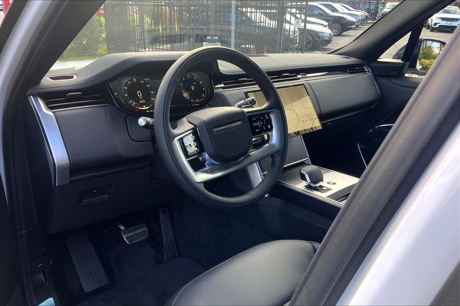 New 2025 Land Rover Range Rover SE image 8