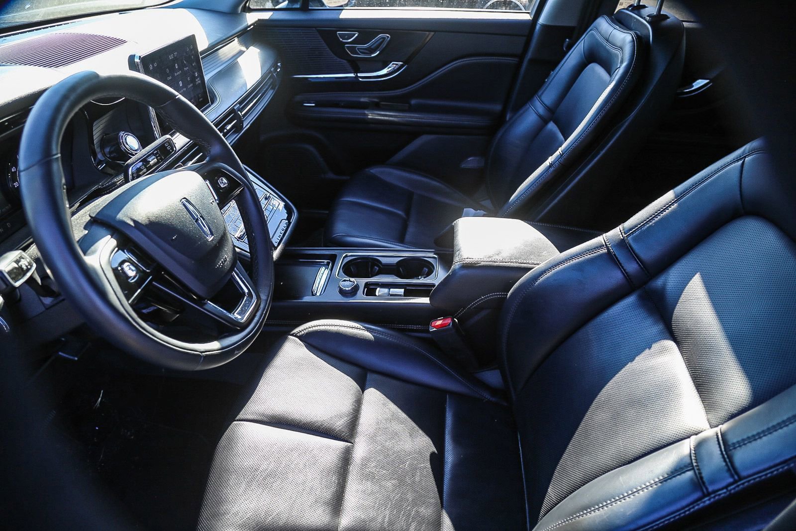 Used 2022 Lincoln Corsair FWD w/ Equipment Group 101A image 5