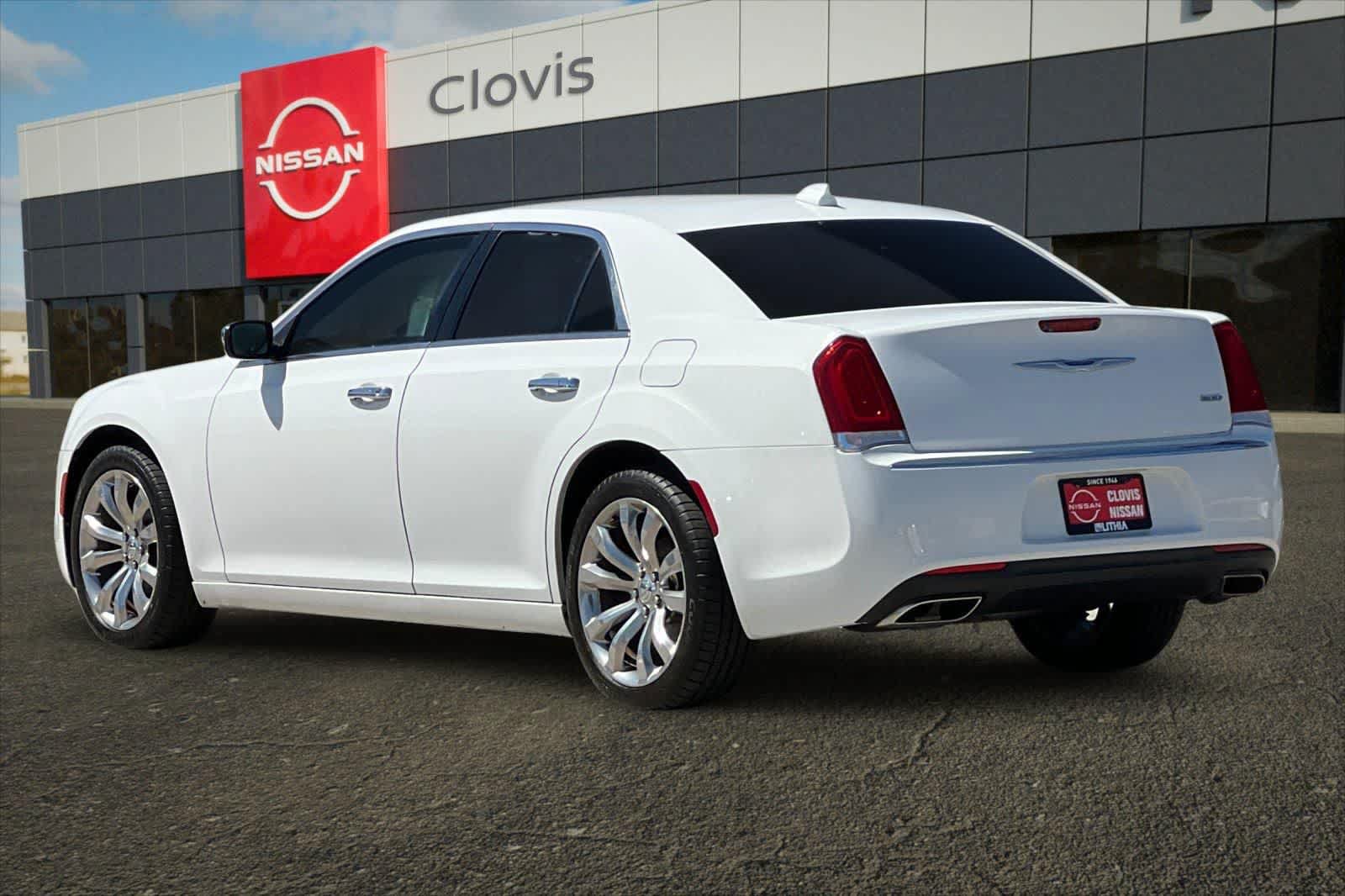 Used 2019 Chrysler 300 Limited RWD image 7