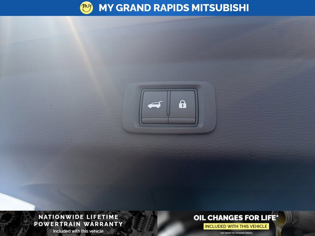 New 2026 Mitsubishi Outlander SE AWD/4WD image 11