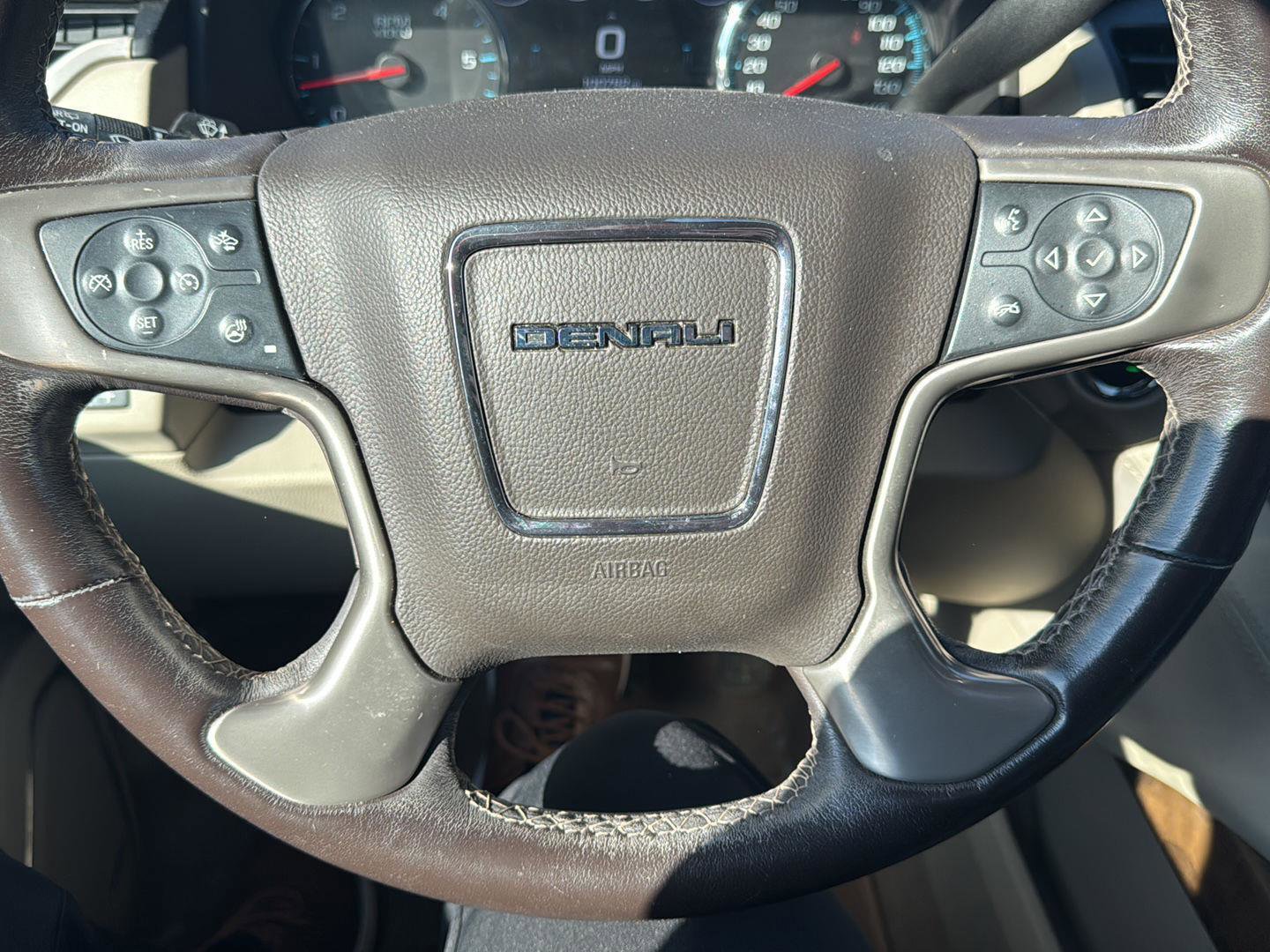 Used 2019 GMC Yukon Denali w/ Denali Ultimate Package image 12