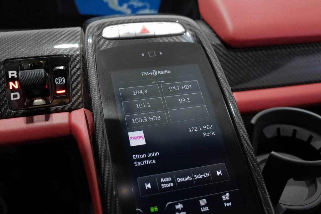 Used 2015 Porsche 918 Spyder image 31