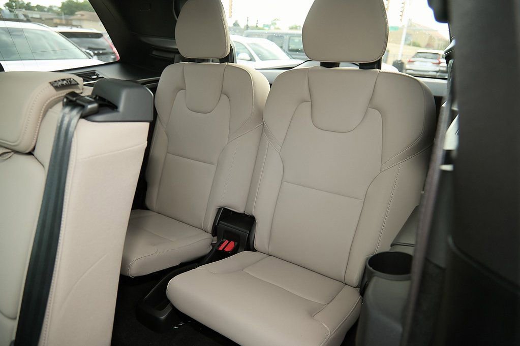 New 2026 Volvo XC90 T8 Plus w/ Protection Package Premier image 21