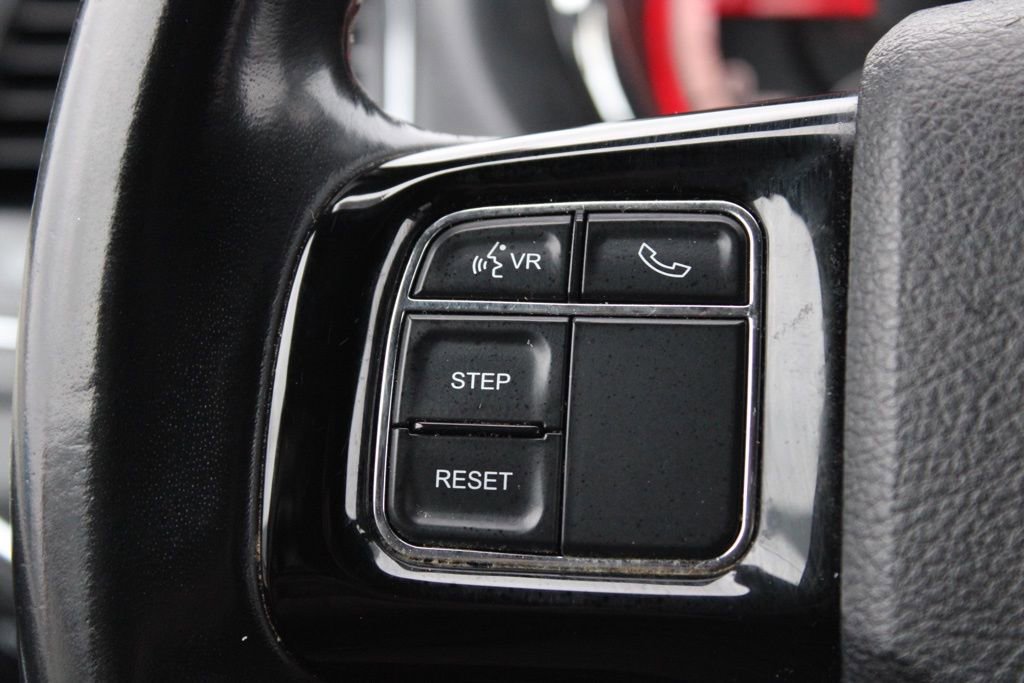 Used 2019 Dodge Grand Caravan SXT image 30