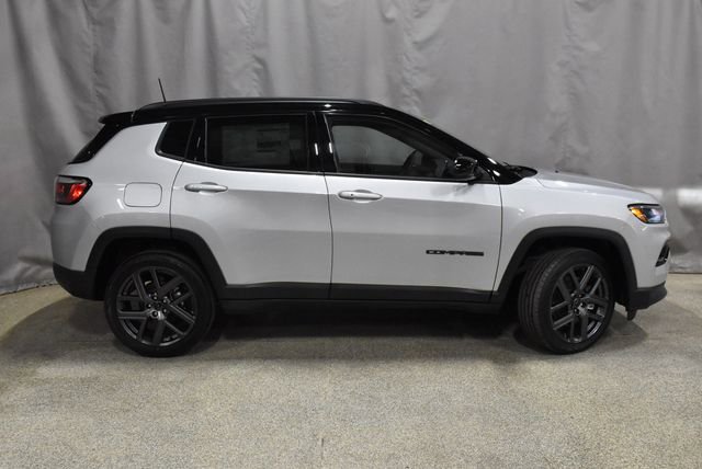 New 2026 Jeep Compass Limited image 3
