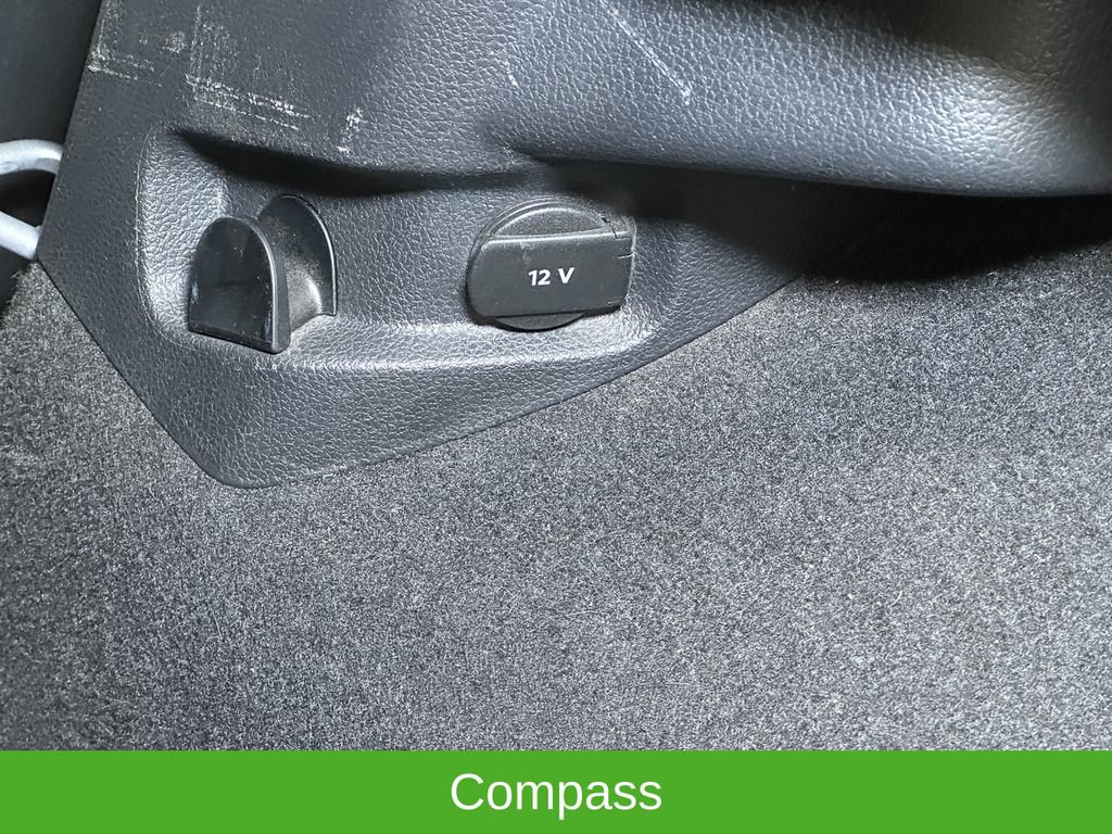 Used 2016 Volkswagen Golf 4-Door image 18