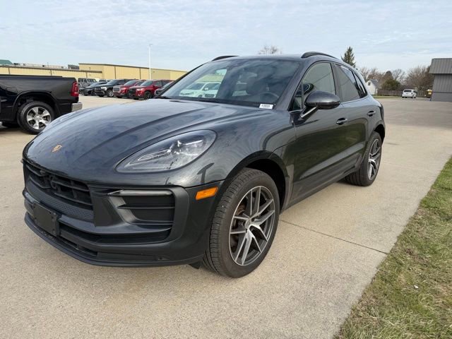 Used 2024 Porsche Macan Turbo image 3