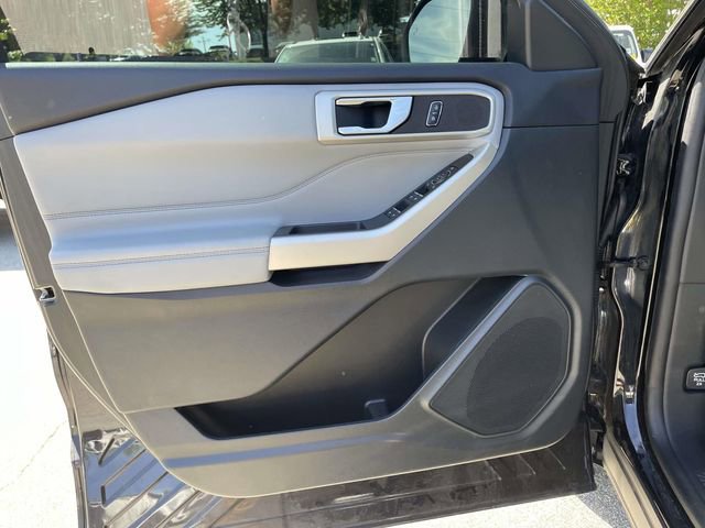 Certified 2023 Ford Explorer XLT w/ Equipment Group 202A AWD/4WD image 18