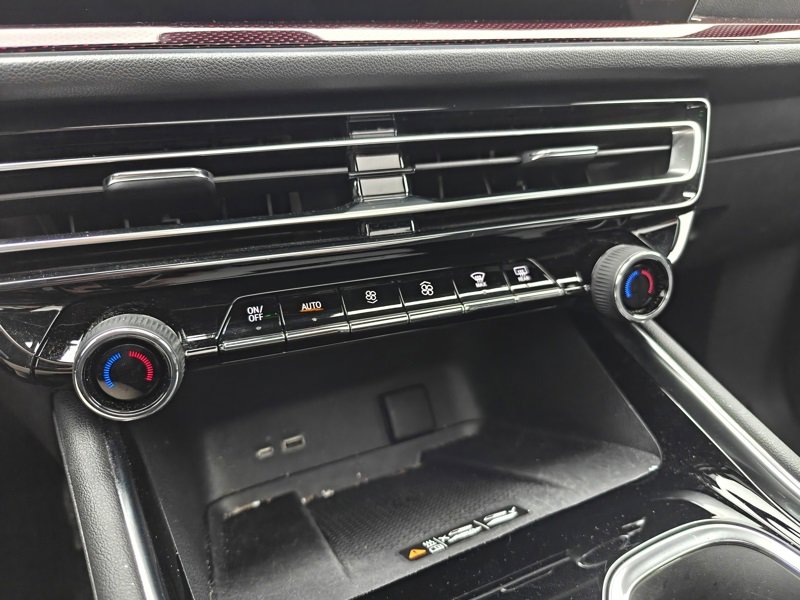 Certified 2024 Chevrolet Traverse RS w/ LPO, Floor Liner Package image 16