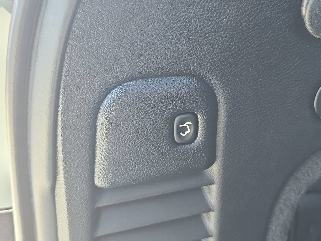 Used 2015 Jeep Grand Cherokee Overland AWD/4WD image 17