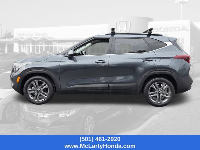 Used 2023 Kia Seltos S w/ Navigation Package FWD image 2