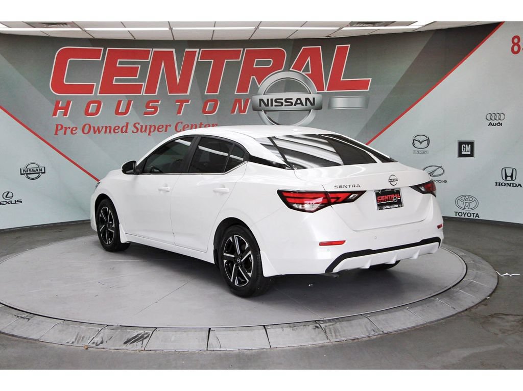 Certified 2025 Nissan Sentra SV FWD image 3