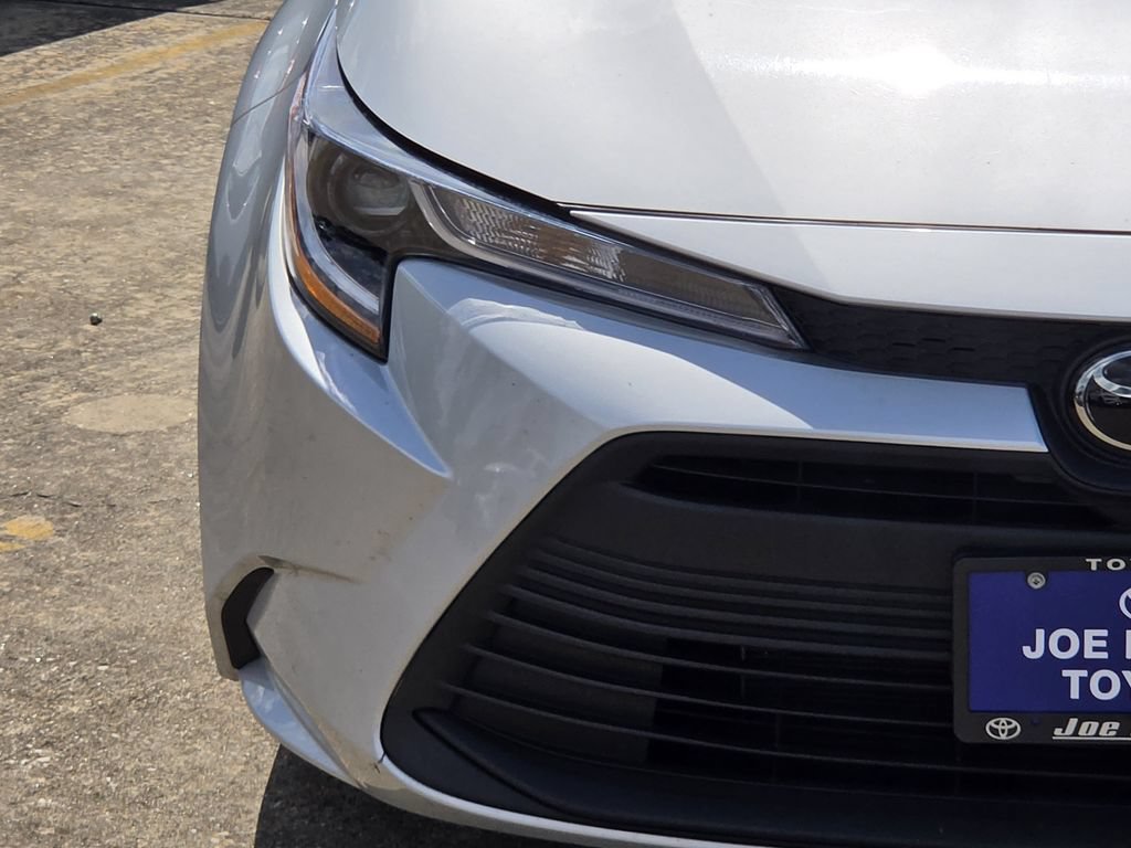 Used 2026 Toyota Corolla LE FWD image 5