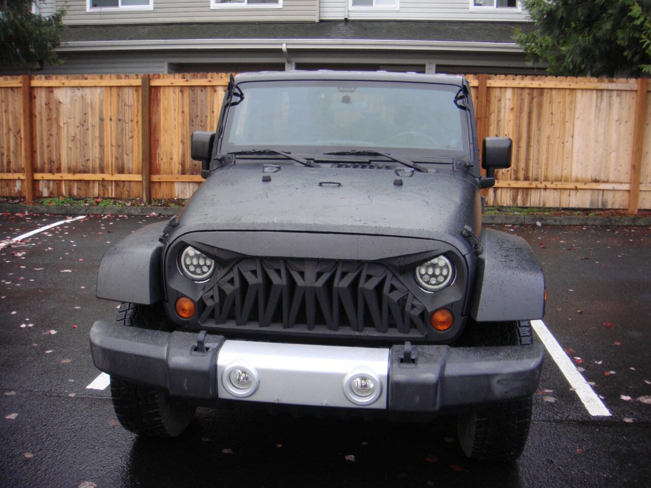 Used 2011 Jeep Wrangler Unlimited 70th Anniversary w/ Connectivity Group image 3