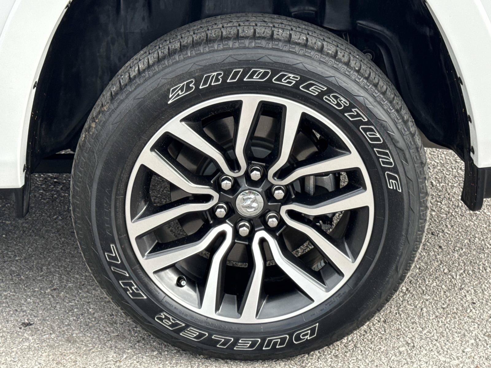 Used 2025 RAM 1500 Limited AWD/4WD image 9