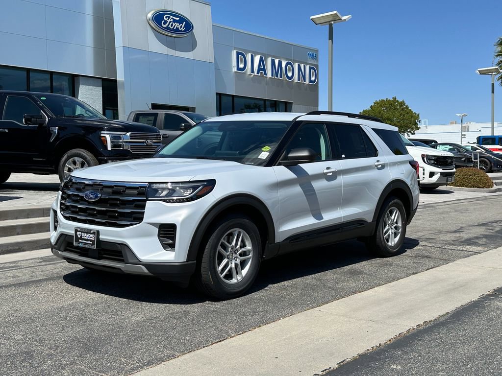New 2026 Ford Explorer Active RWD image 2