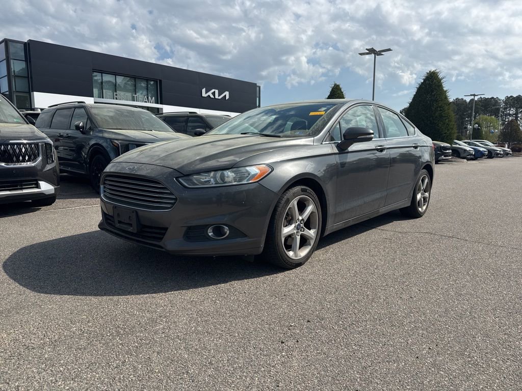 Used 2015 Ford Fusion SE w/ Equipment Group 201A image 1