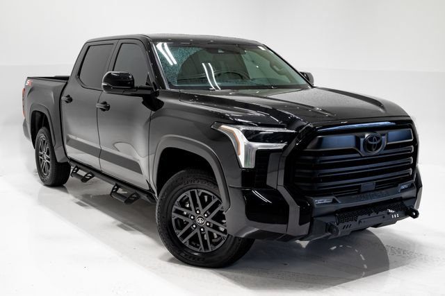 Used 2025 Toyota Tundra SR5 w/ SR5 Convenience Package AWD/4WD image 6