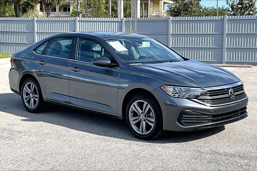 Certified 2023 Volkswagen Jetta SE FWD image 2