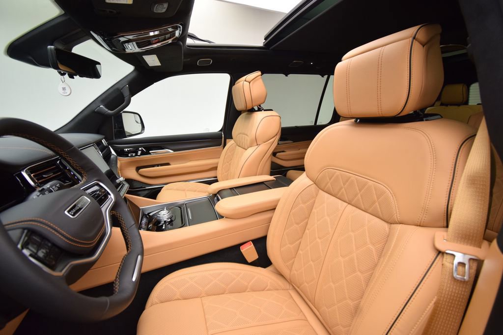 New 2026 Jeep Grand Wagoneer Summit AWD/4WD image 37