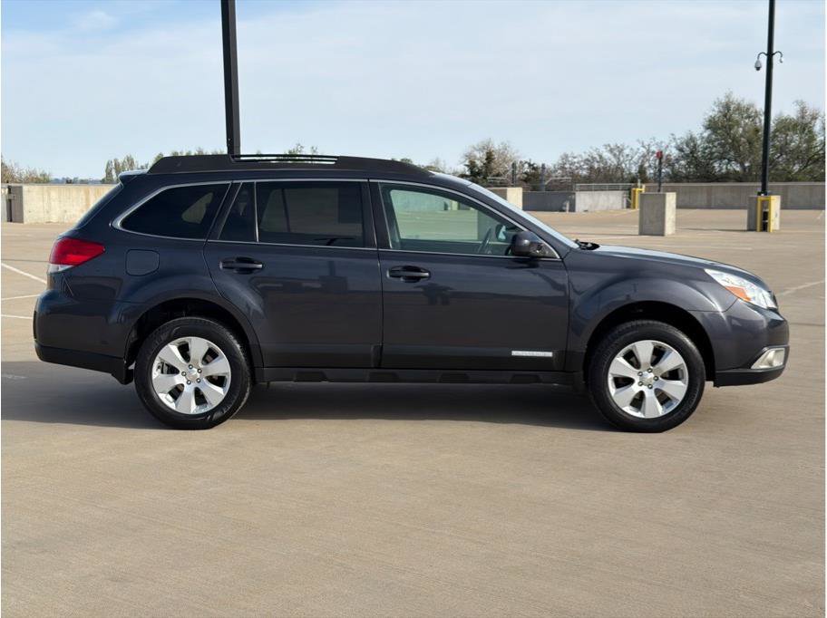 Used 2012 Subaru Outback 2.5i Premium image 9