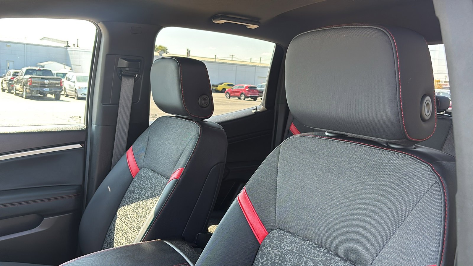 Used 2023 Chevrolet Colorado Z71 w/ Z71 Convenience Package 2 image 22