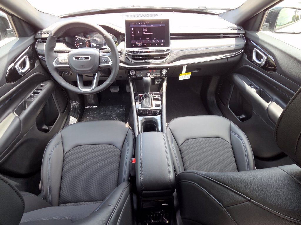 New 2026 Jeep Compass Latitude AWD/4WD image 24