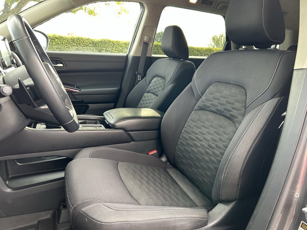 Used 2022 Nissan Pathfinder SV image 4